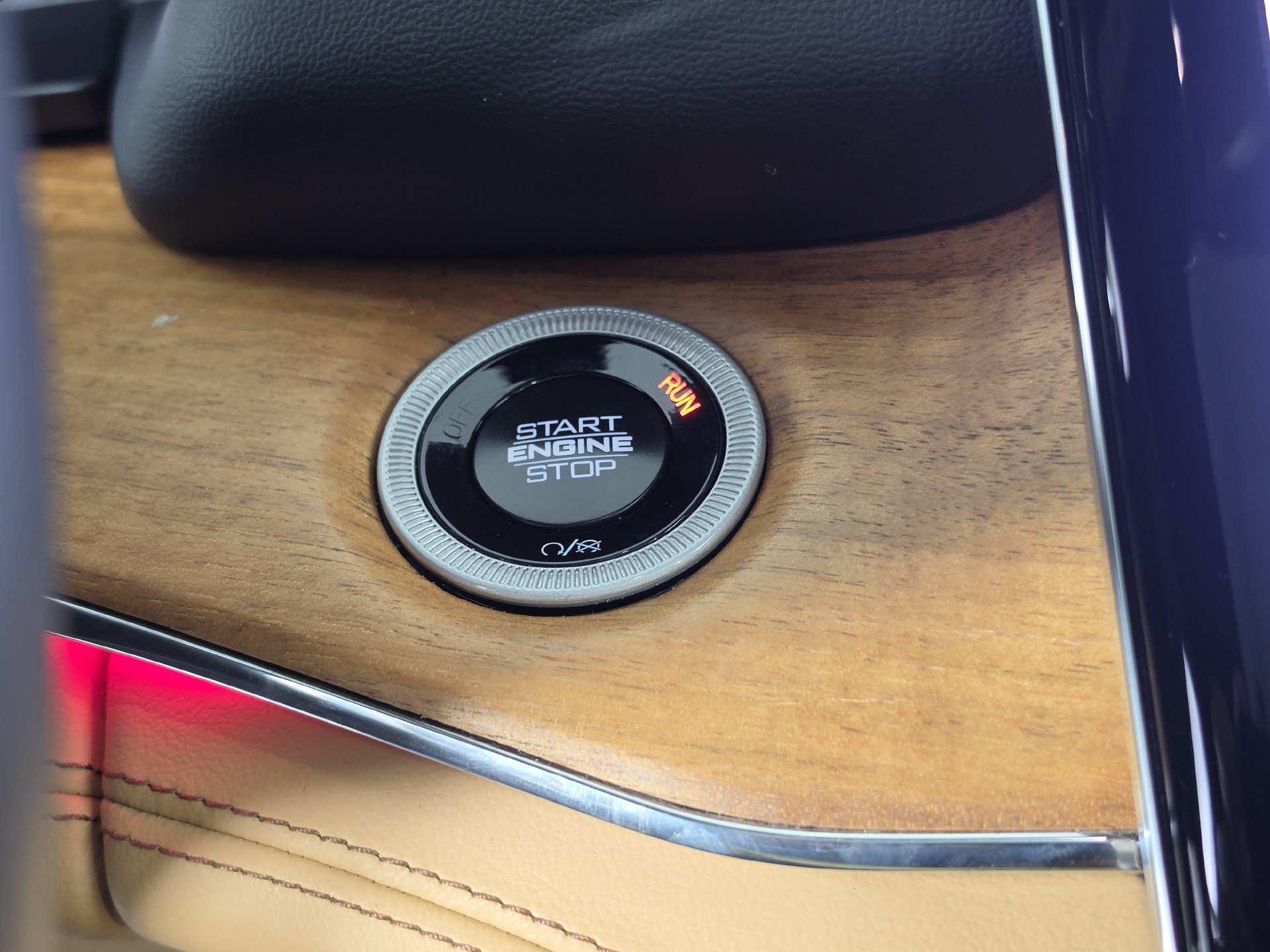 Used 2024 Jeep Grand Cherokee Summit AWD/4WD image 24