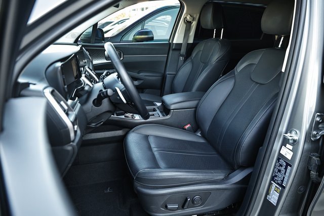 Used 2023 Kia Sorento EX image 19