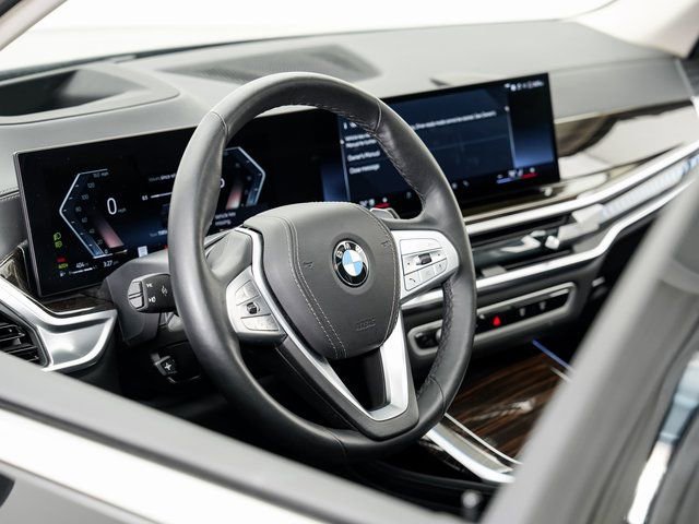 Used 2026 BMW X7 xDrive40i image 9
