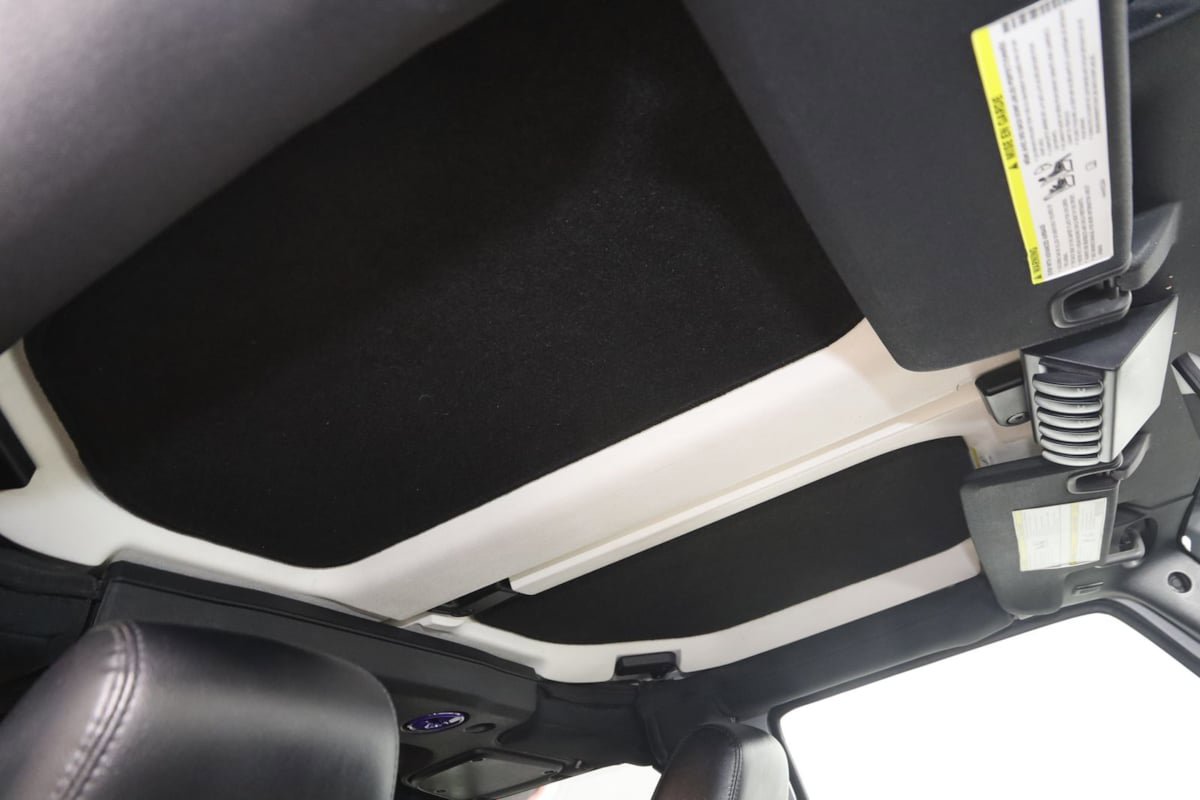 Used 2016 Jeep Wrangler Unlimited Sahara image 10