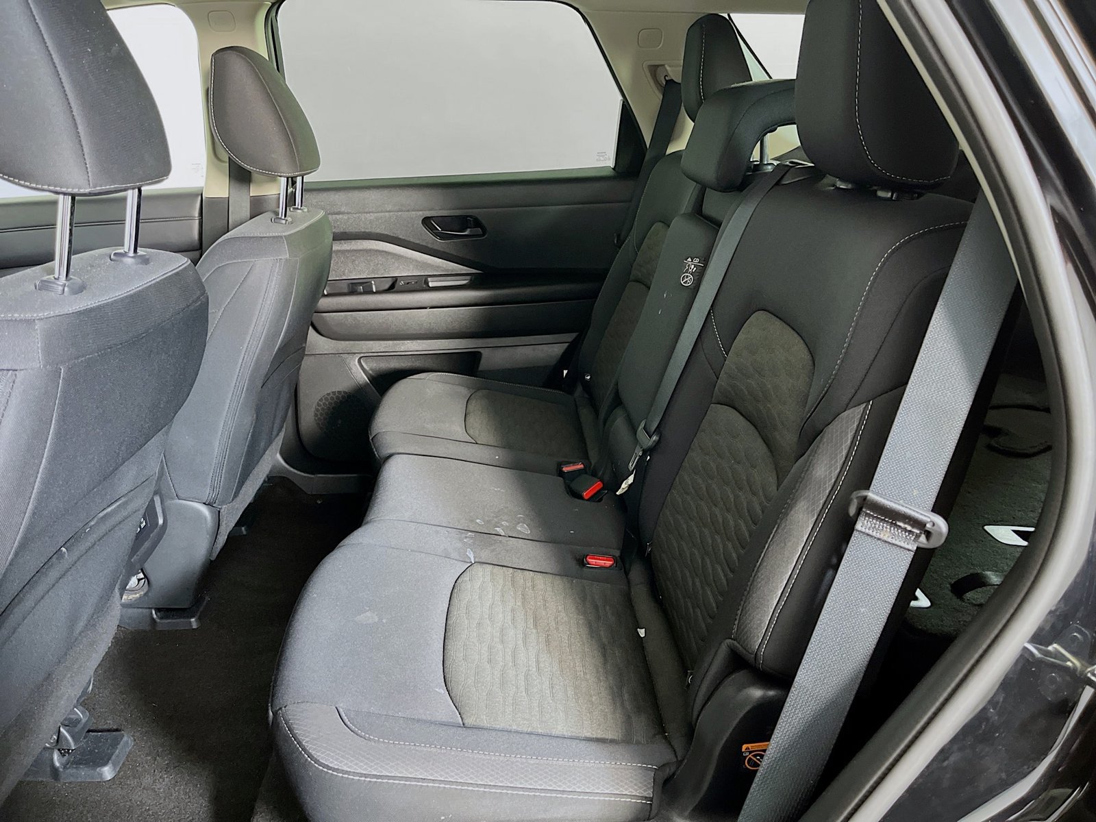 Used 2024 Nissan Pathfinder SV FWD image 32