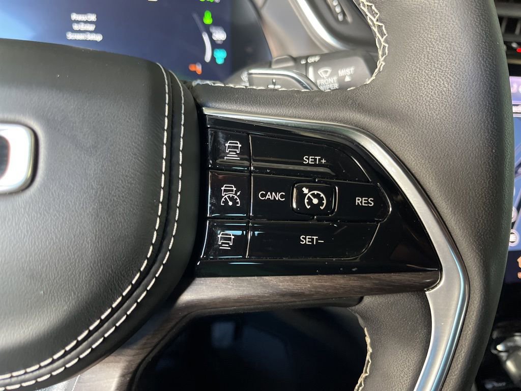 Used 2023 Jeep Grand Cherokee Overland image 33