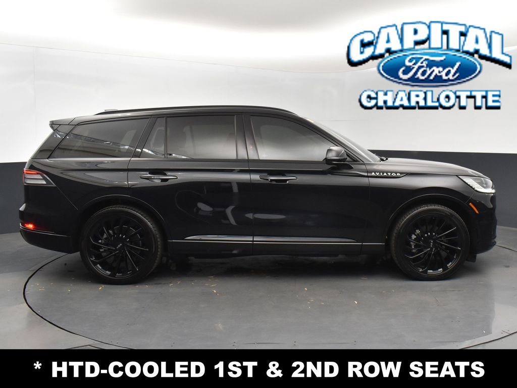 Used 2025 Lincoln Aviator Reserve w/ Jet Appearance Package image 9
