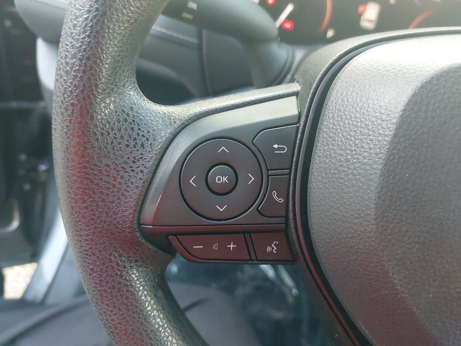 Used 2024 Toyota RAV4 LE FWD image 17