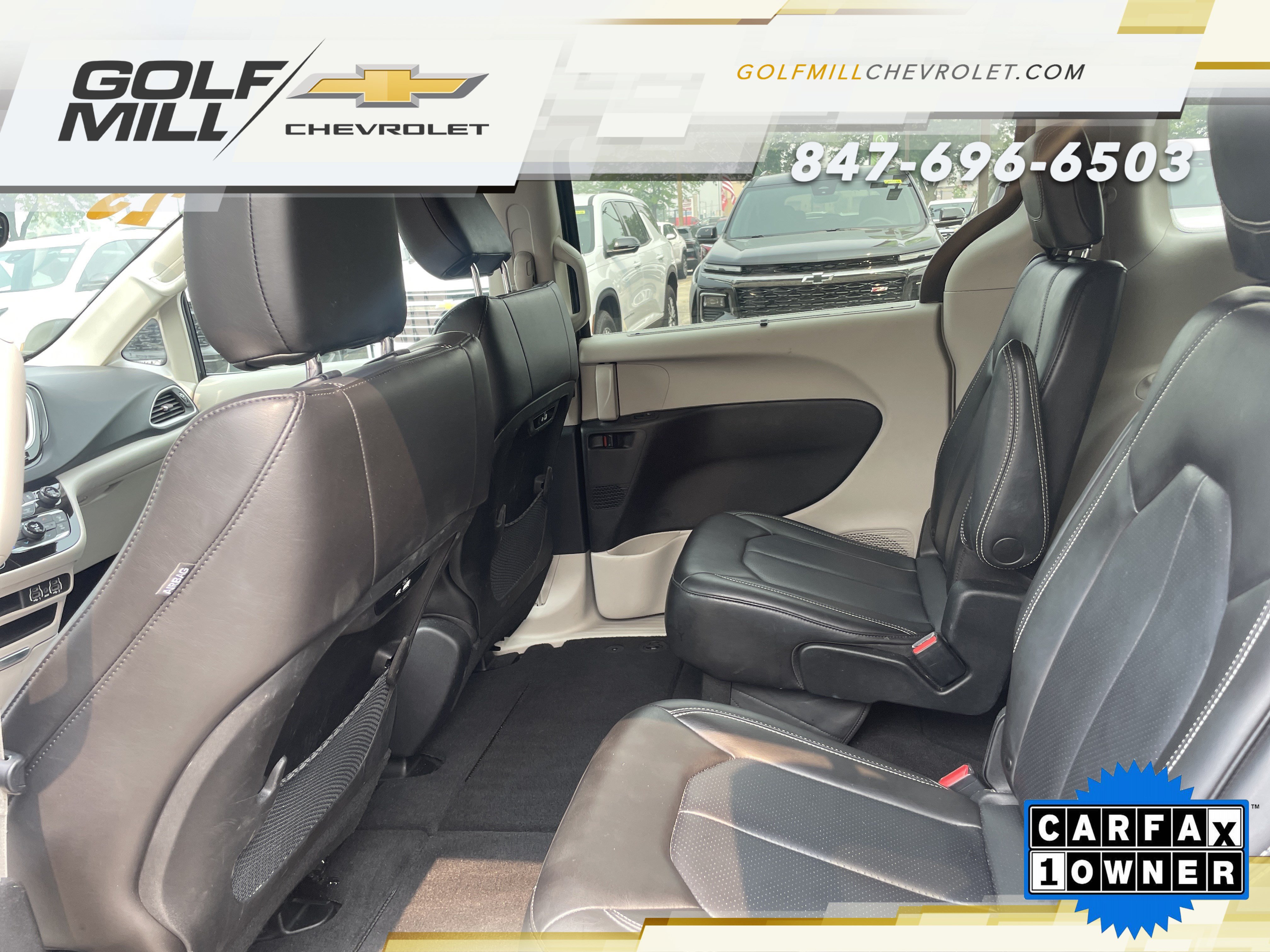 Used 2023 Chrysler Pacifica Touring-L FWD image 28