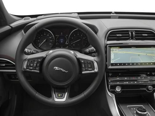 Used 2018 Jaguar XE R-Sport AWD/4WD image 7