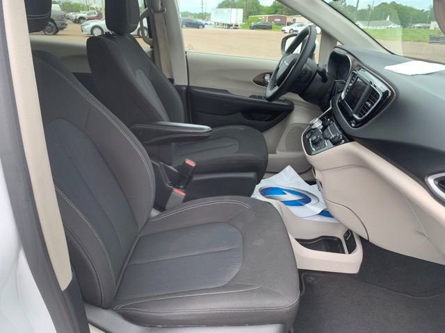 Used 2023 Chrysler Voyager LX FWD image 29