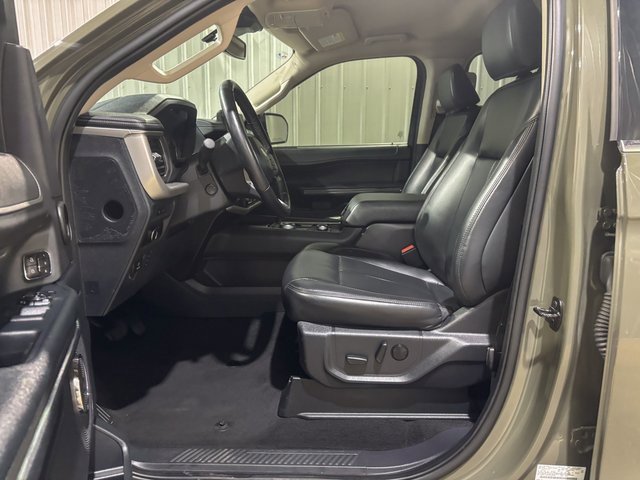 Used 2024 Ford Expedition XLT image 15