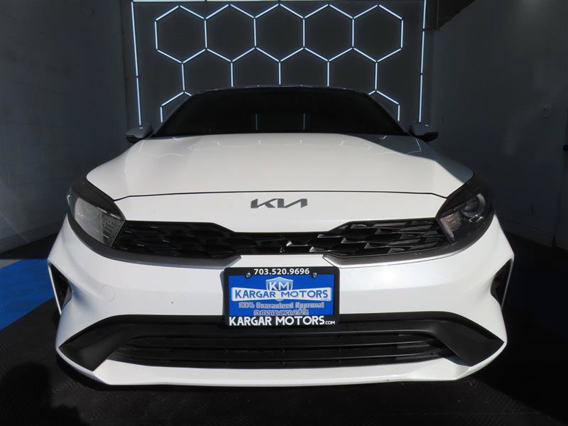 Used 2023 Kia Forte LXS w/ LXS Technology Package FWD image 3