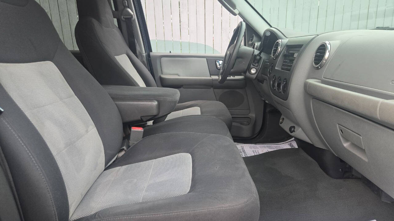 Used 2004 Ford Expedition XLS AWD/4WD image 9