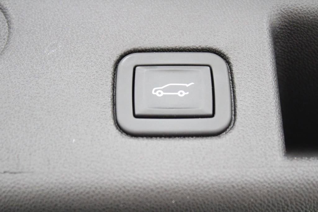 Used 2024 Chevrolet Equinox RS w/ RS Leather Package image 31