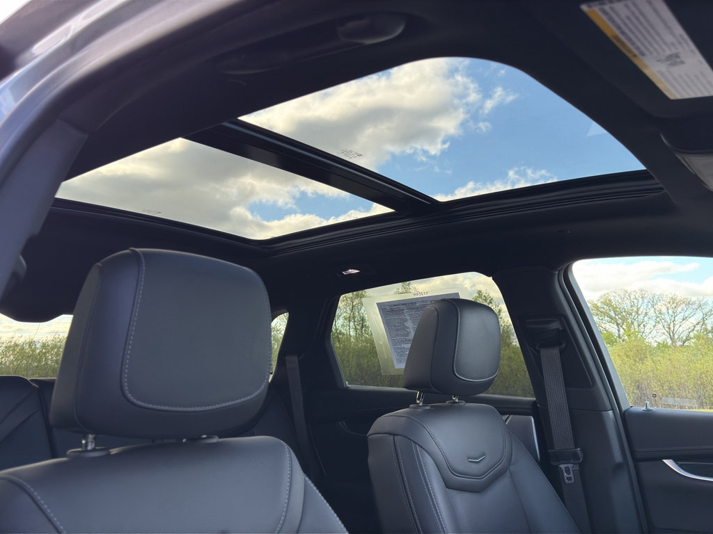 Used 2024 Cadillac XT5 Premium Luxury w/ LPO, Floor Liner Package AWD/4WD image 31