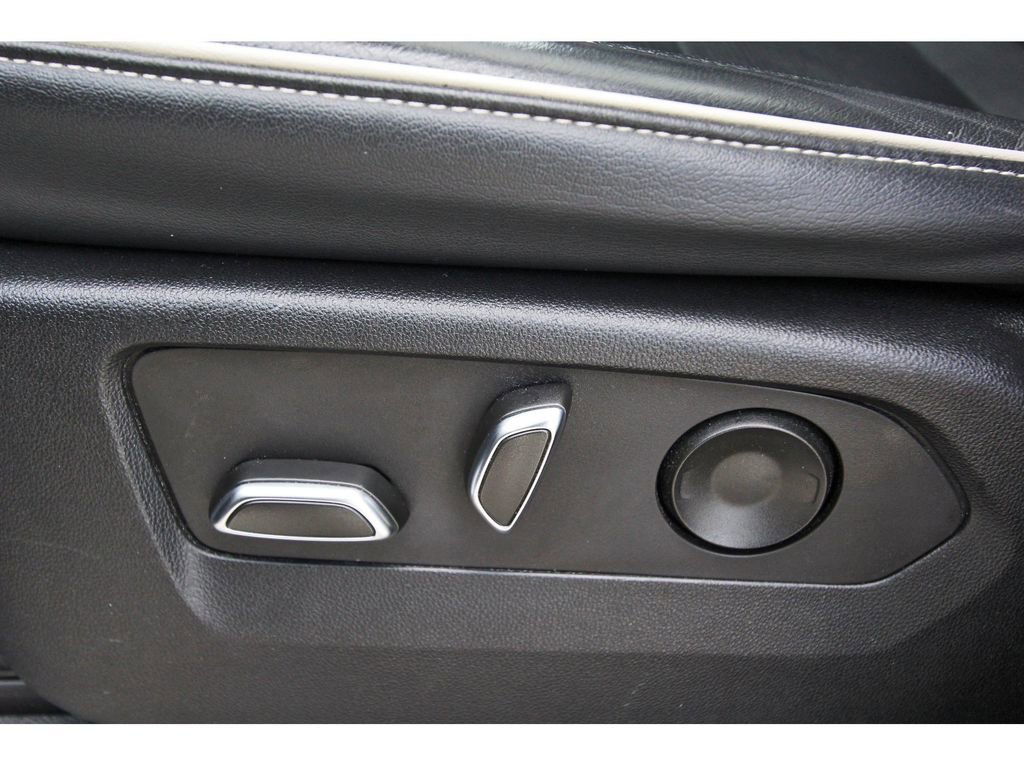 Used 2023 Cadillac Escalade ESV Premium Luxury RWD image 29