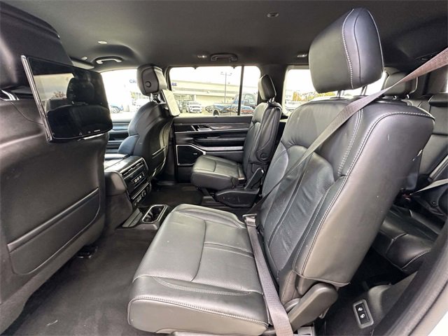 Used 2022 Jeep Wagoneer Series III w/ Convenience Group I image 16