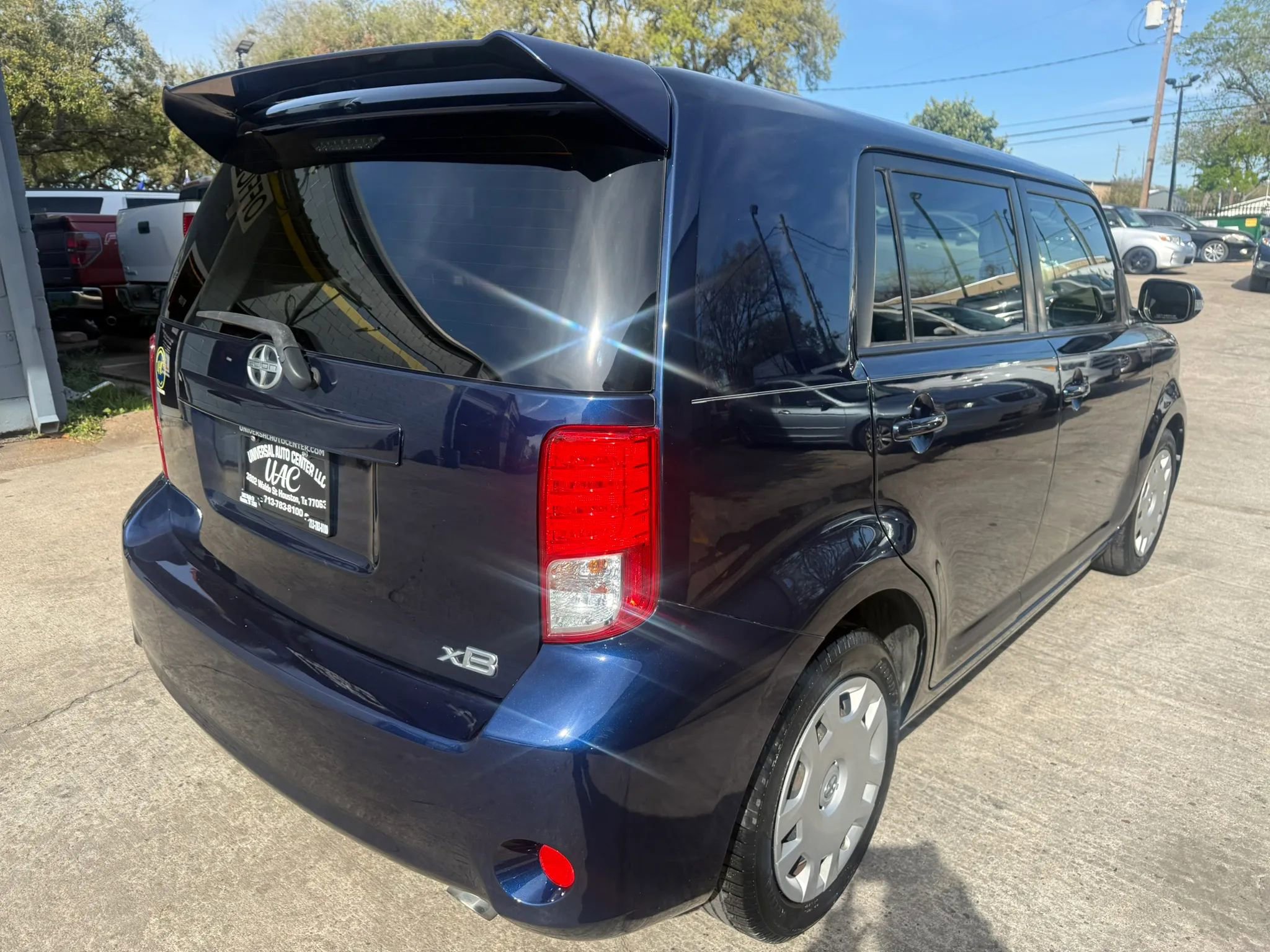 Used 2015 Scion xB Hatchback 4D image 7
