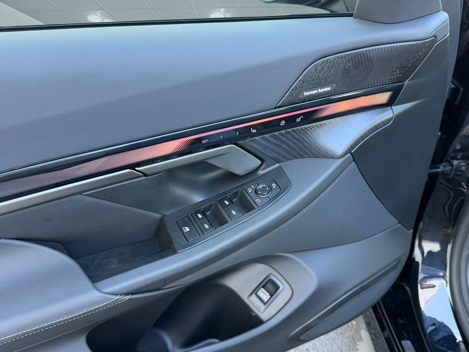 Certified 2025 BMW i5 eDrive40i w/ M Sport Package RWD image 12
