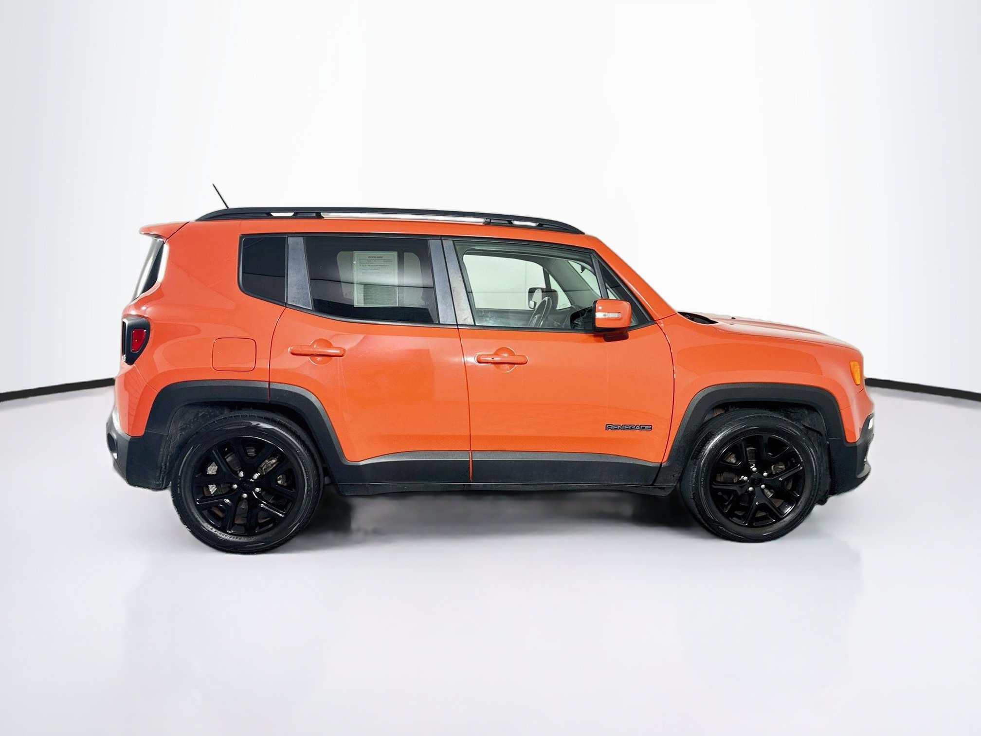 Used 2017 Jeep Renegade Altitude FWD image 10