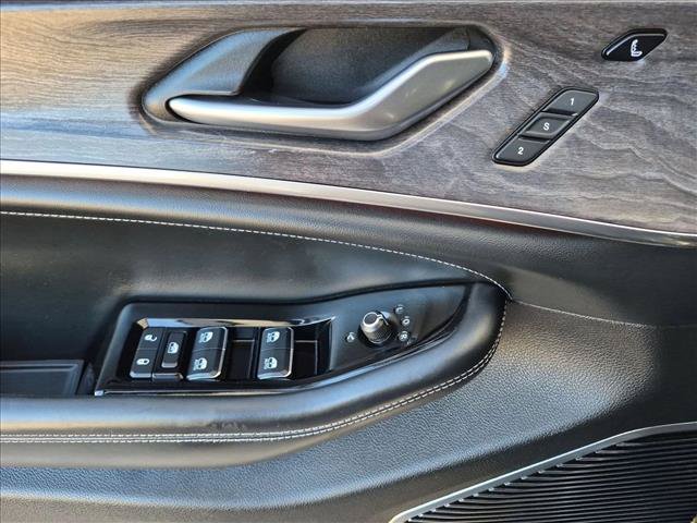 Used 2022 Jeep Grand Cherokee Overland w/ Luxury Tech Group IV AWD/4WD image 25