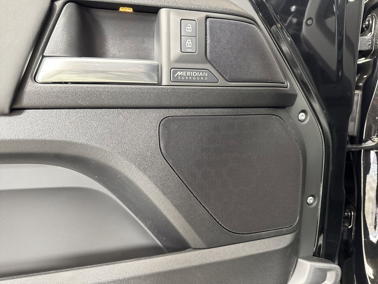 New 2025 Land Rover Defender 130 V8 image 22