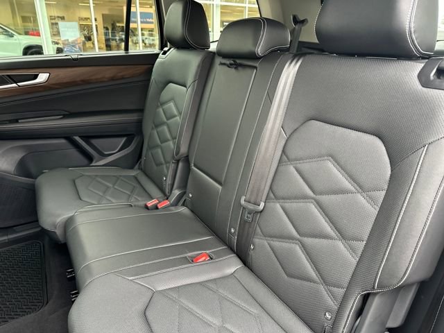 Certified 2025 Volkswagen Atlas SE image 32