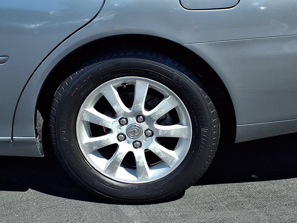 Used 2004 Lexus ES 330 FWD image 4