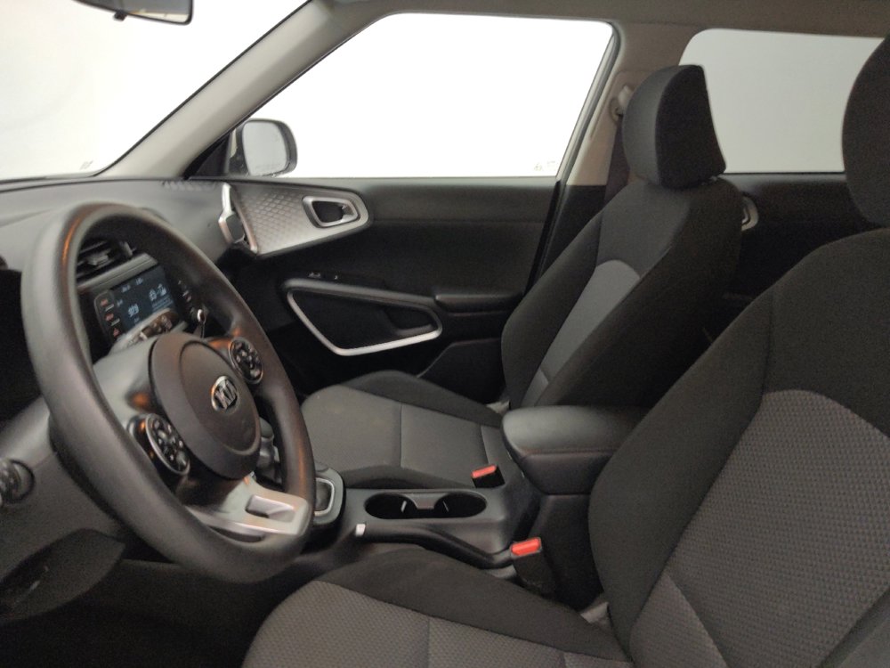 Used 2020 Kia Soul LX image 17