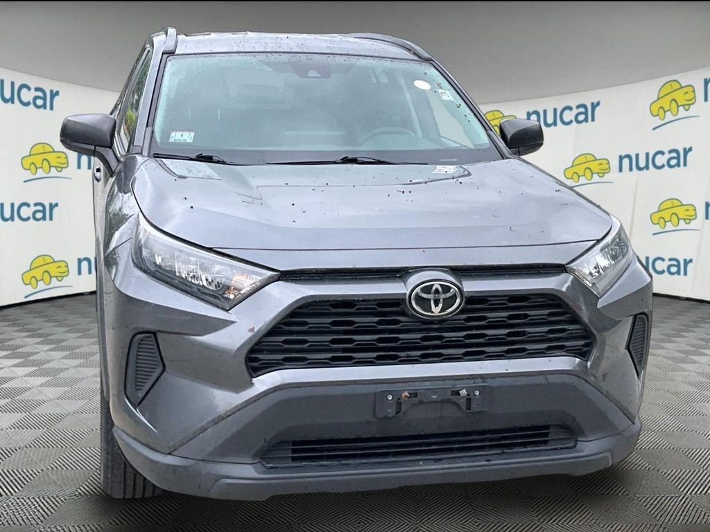Used 2021 Toyota RAV4 LE AWD/4WD image 2