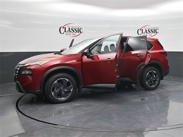Used 2024 Nissan Rogue SV image 35