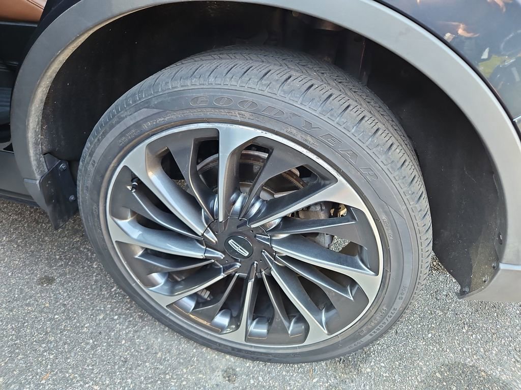 Used 2023 Lincoln Aviator Reserve w/ Equipment Group 201A image 38