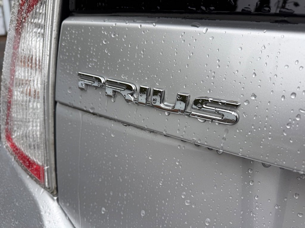 Used 2015 Toyota Prius Five w/ Advanced Technology Package image 7