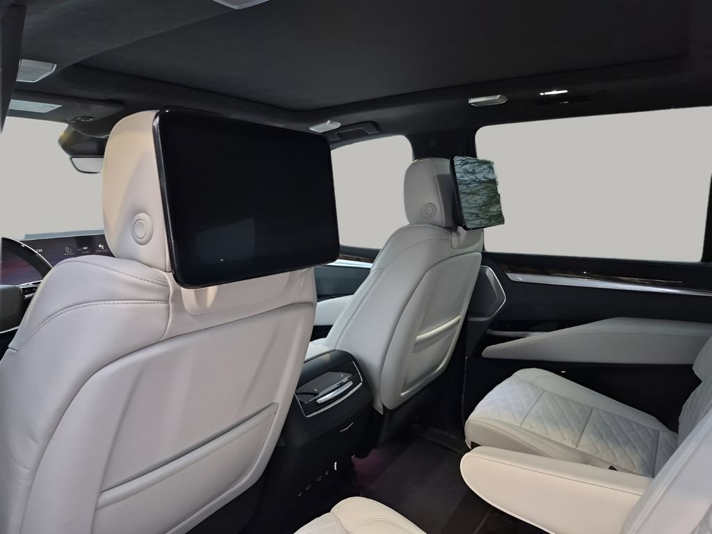 New 2026 Cadillac Escalade ESV Platinum Sport w/ LPO, ONYX Package AWD/4WD image 19