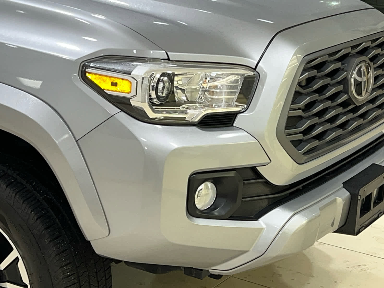 Used 2020 Toyota Tacoma TRD Sport image 2