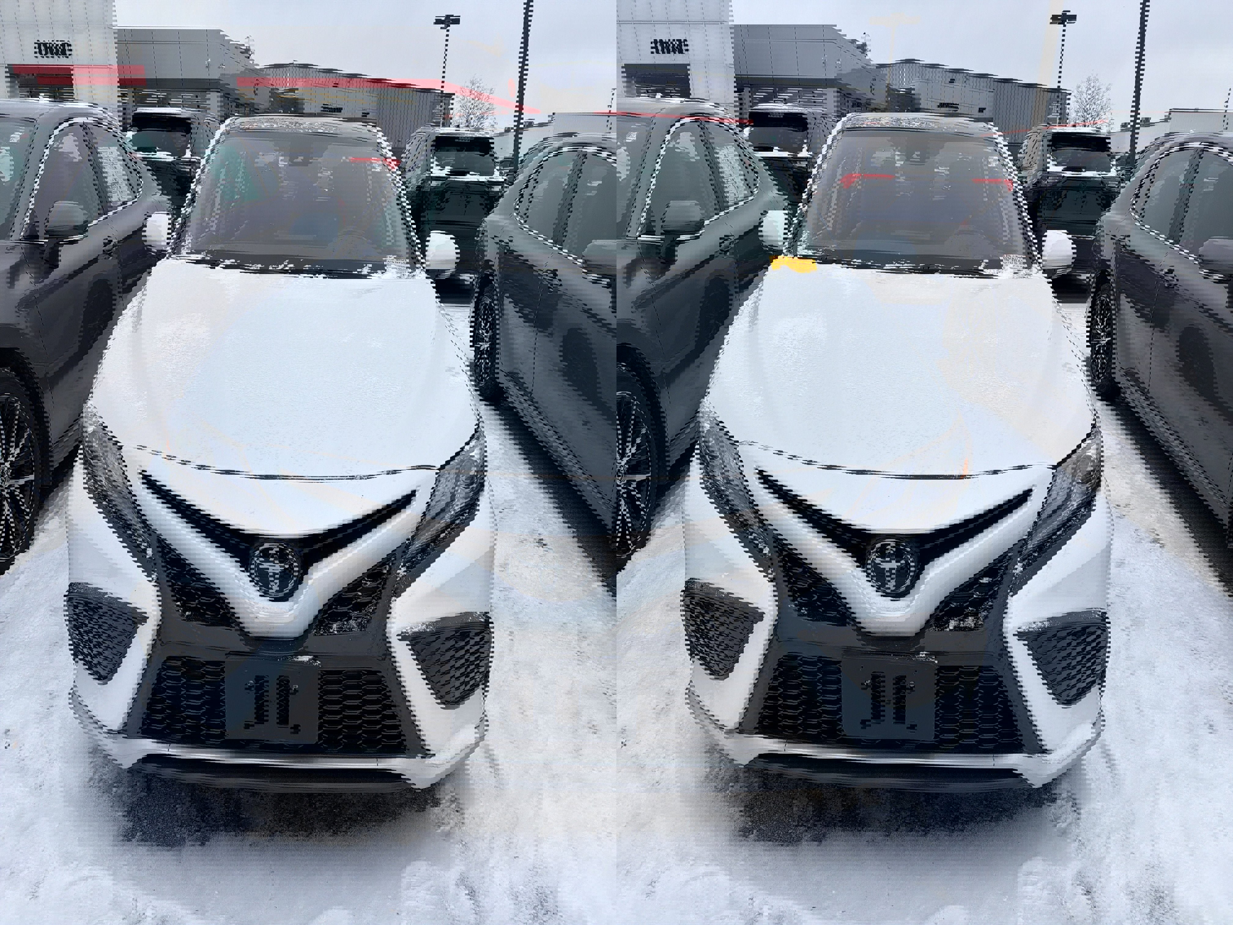 Used 2023 Toyota Camry XSE image 3