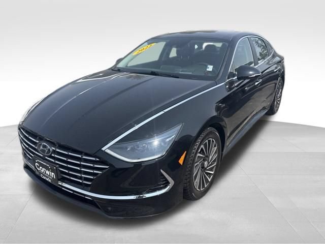 Used 2022 Hyundai Sonata Limited w/ Winter Weather Package FWD image 1