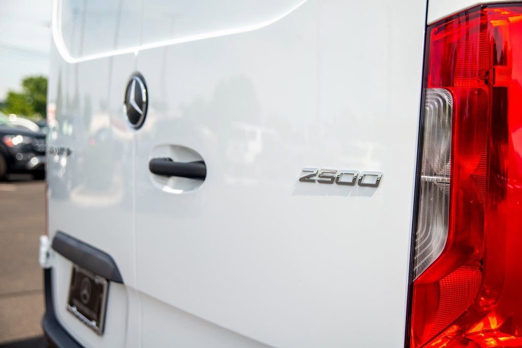 Used 2024 Mercedes-Benz Sprinter 144 Cargo image 16