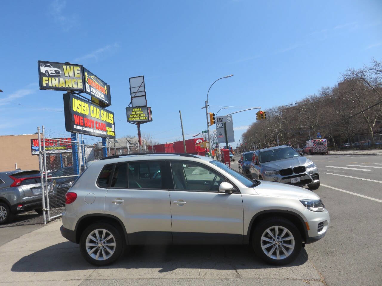 Used 2015 Volkswagen Tiguan S AWD/4WD image 9