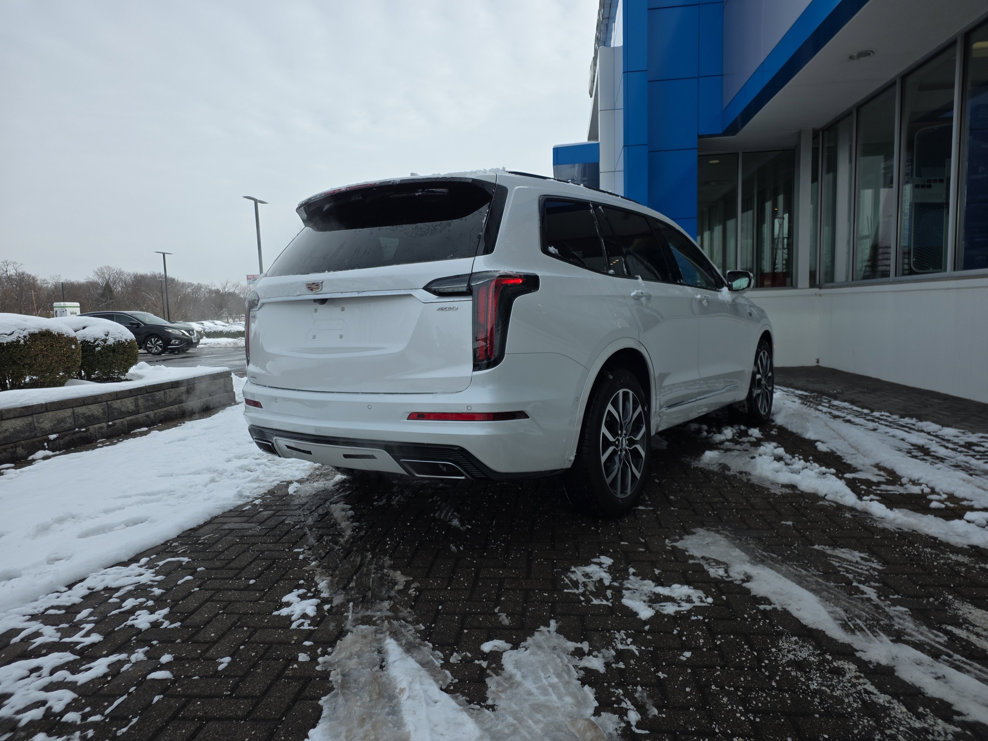 Used 2025 Cadillac XT6 Sport w/ Platinum Package image 5