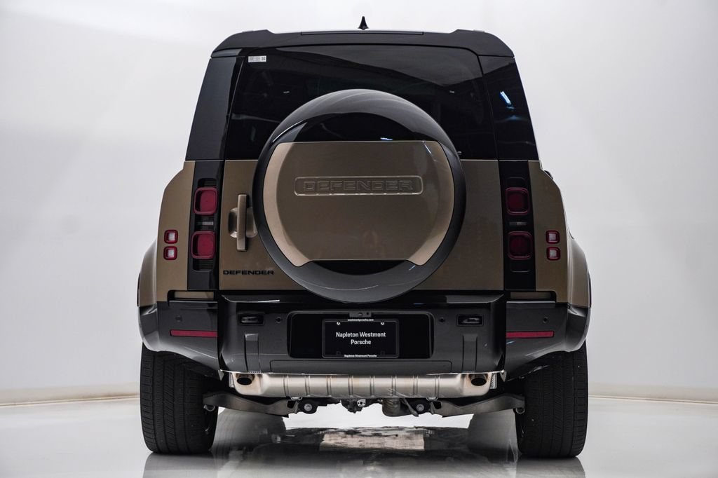 Used 2025 Land Rover Defender 110 X-Dynamic SE AWD/4WD image 8
