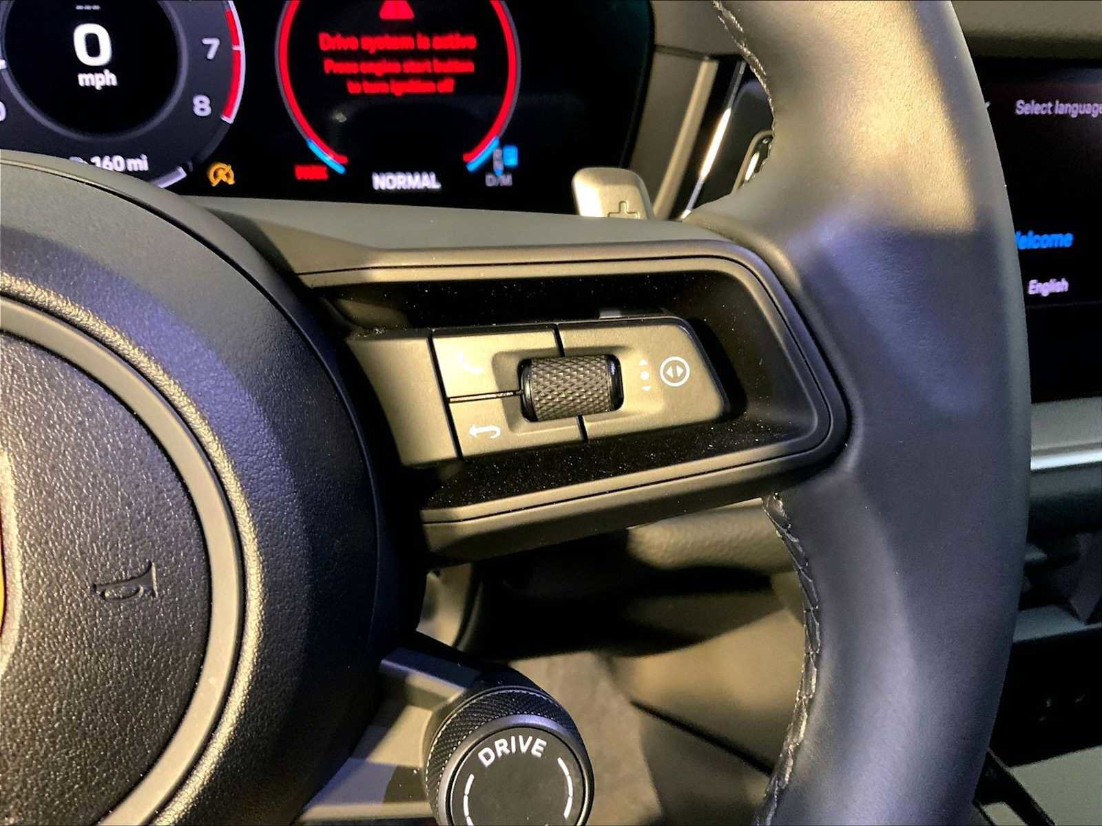 Certified 2025 Porsche Cayenne image 28