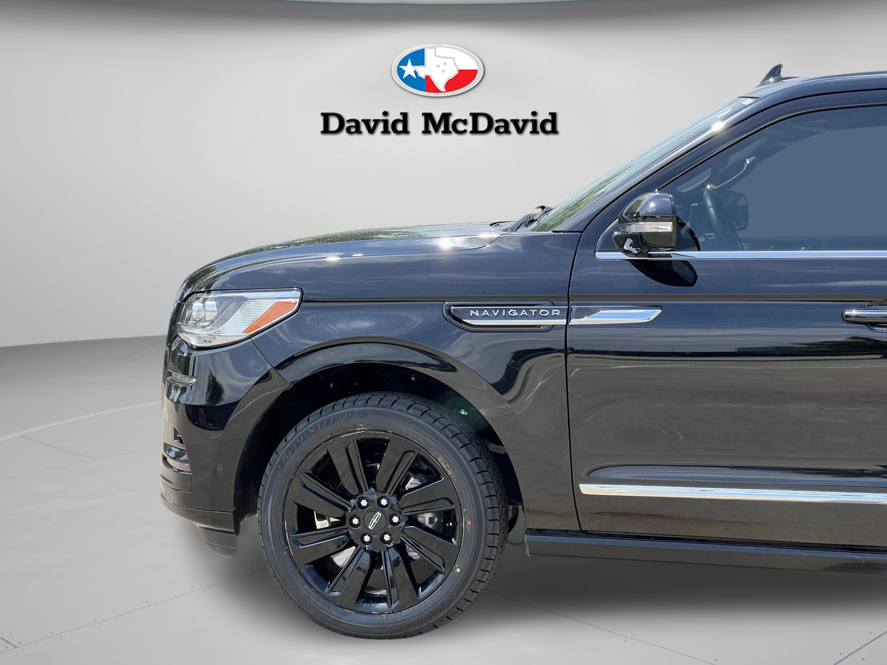 Used 2023 Lincoln Navigator Reserve AWD/4WD image 32