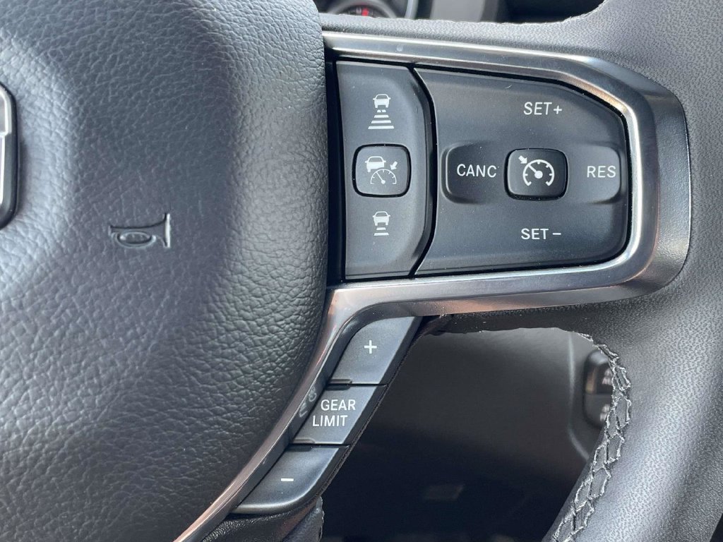 Used 2026 RAM 1500 Laramie AWD/4WD image 27
