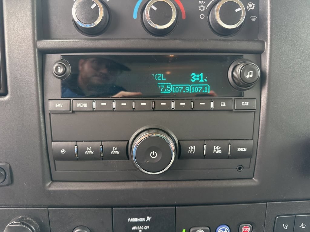 Used 2024 Chevrolet Express 3500 w/ Power Convenience Package RWD image 15