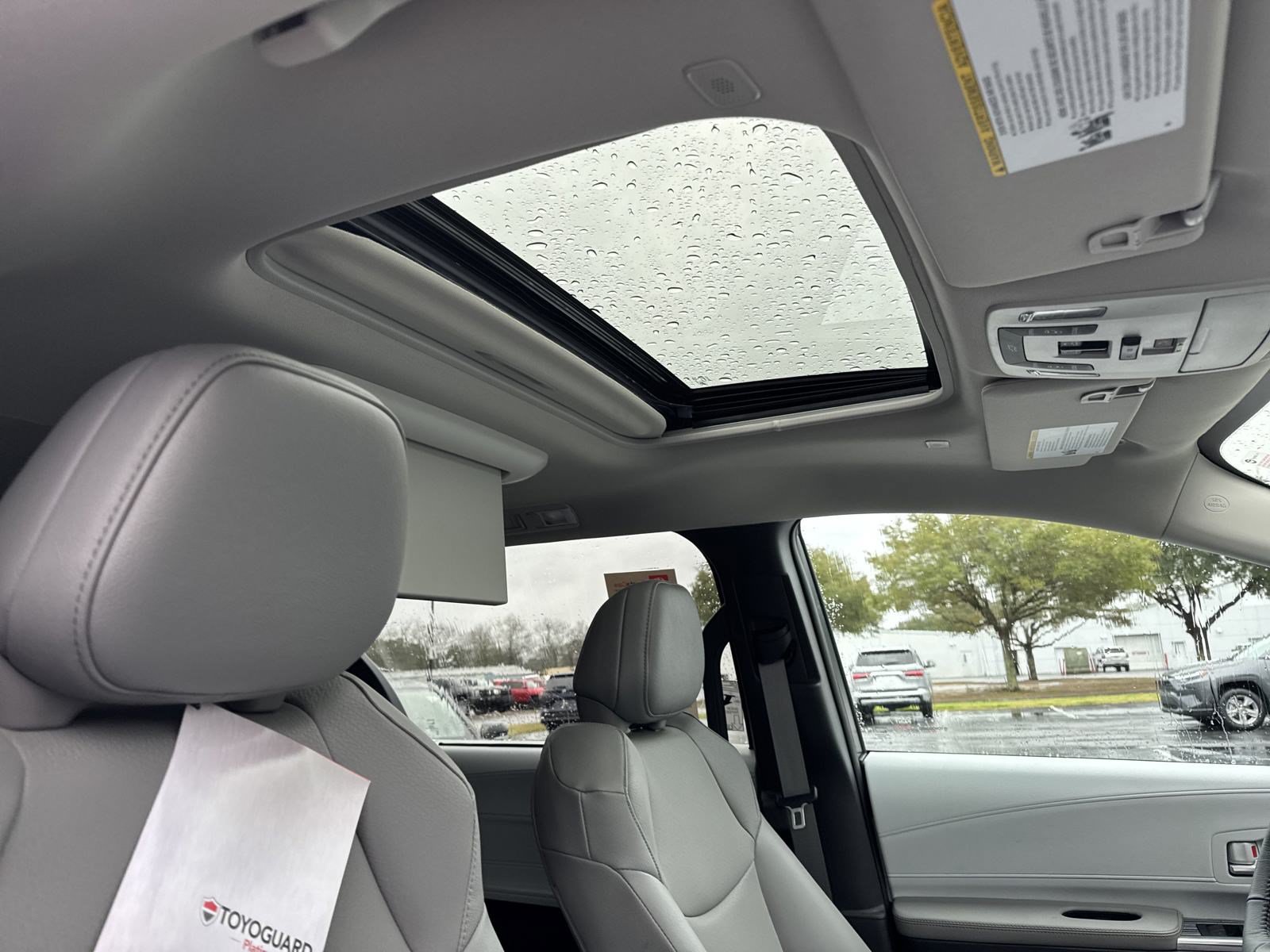 New 2025 Toyota Sienna XLE w/ XLE Plus Package FWD image 38