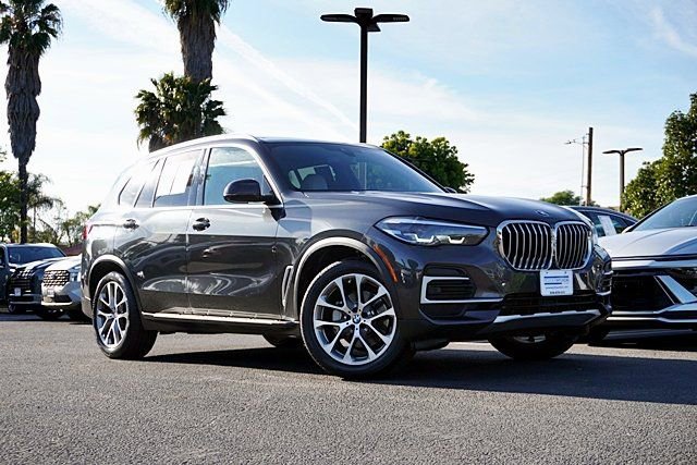 Used 2023 BMW X5 xDrive40i image 2
