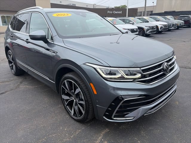 Used 2023 Volkswagen Tiguan SEL R-Line AWD/4WD image 2