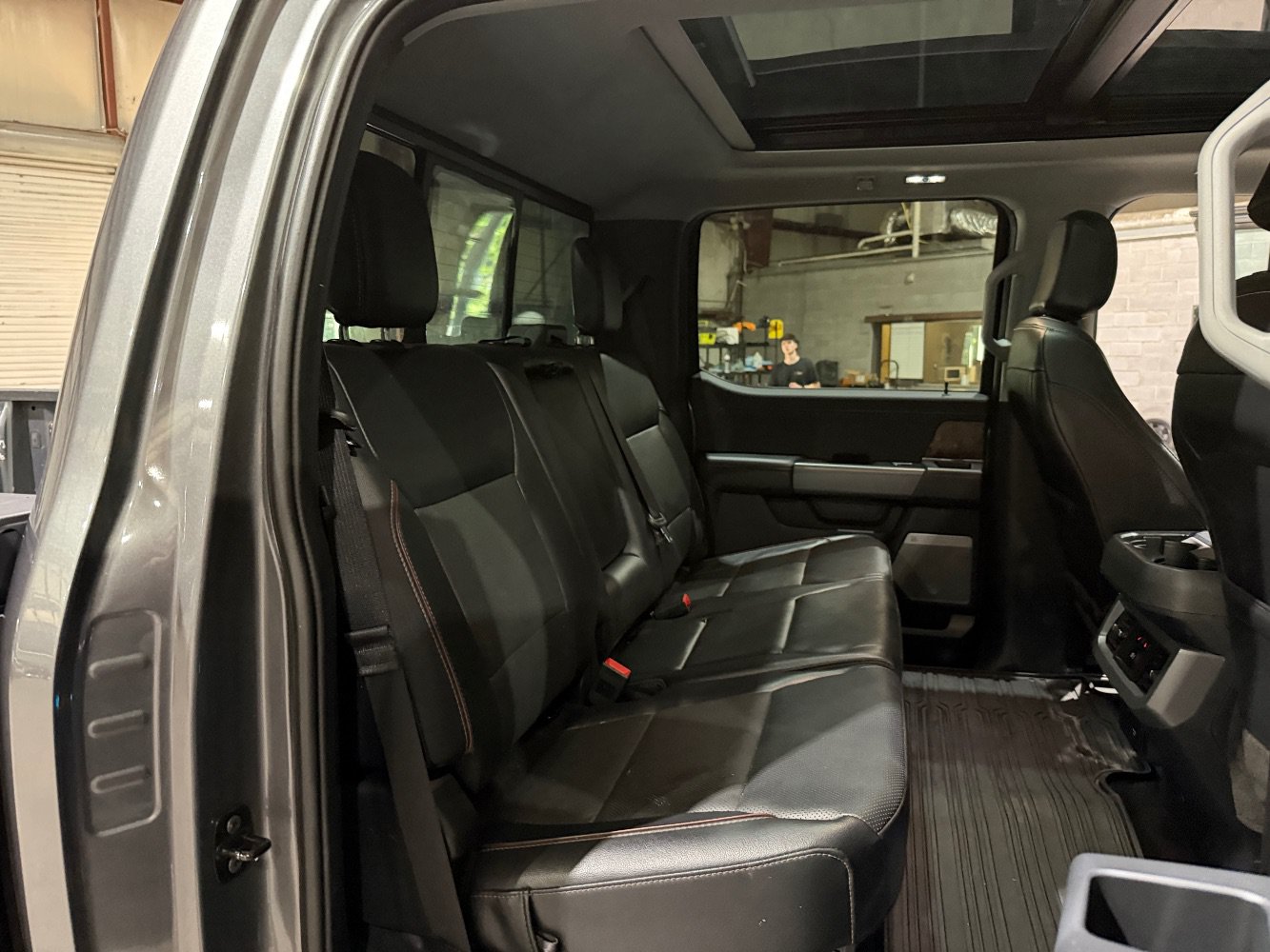 Used 2024 Ford F250 Lariat w/ Sport Appearance Package AWD/4WD image 23