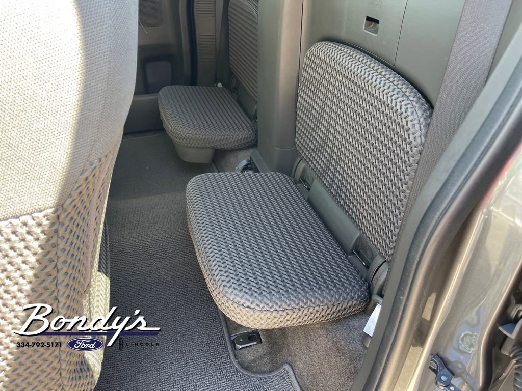 Used 2017 Nissan Frontier SV image 11