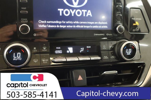Used 2022 Toyota Highlander XLE AWD/4WD image 21