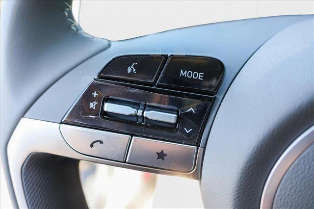 New 2025 Hyundai Elantra SEL image 14