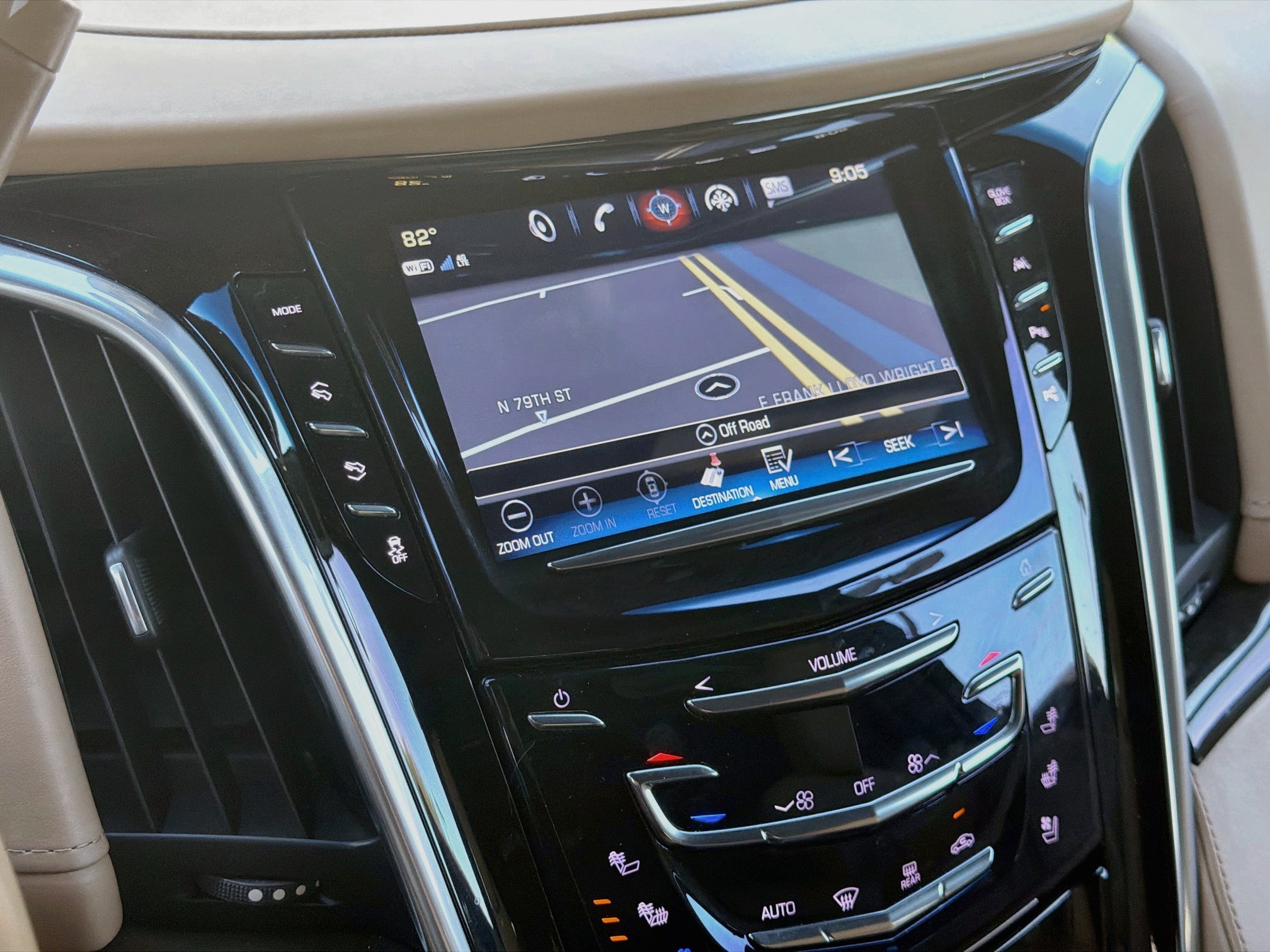 Used 2019 Cadillac Escalade ESV Platinum AWD/4WD image 13